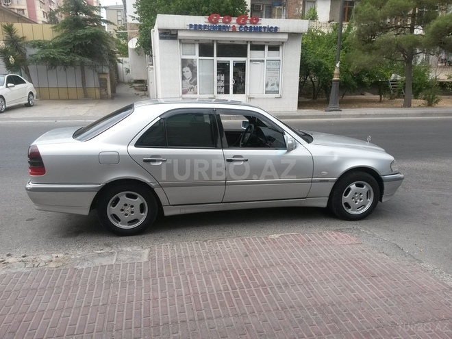 Mercedes C 180 1999, 290,000 km - 1.8 l - Bakı
