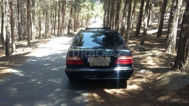 Mercedes E 320 2002, 277,000 km - 3.2 l - Bakı