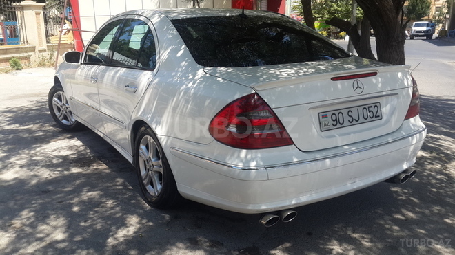 Mercedes E 270 2003, 229,000 km - 2.7 l - Bakı