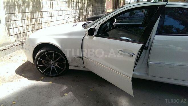 Mercedes E 270 2003, 229,000 km - 2.7 l - Bakı
