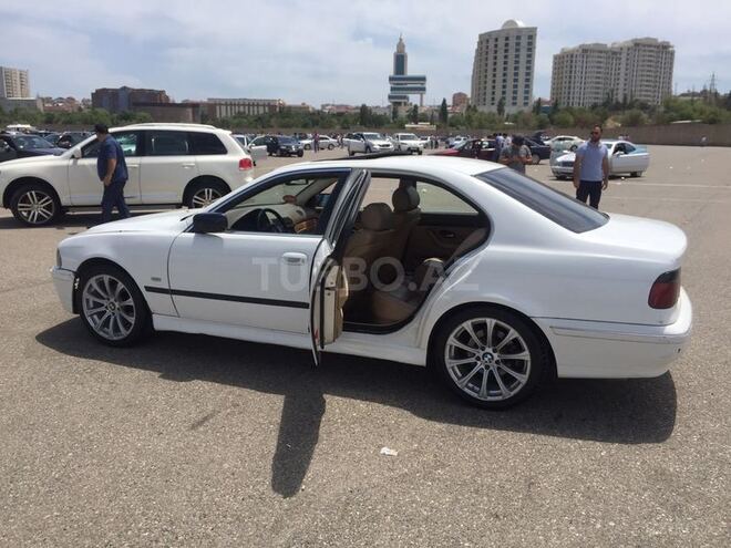 BMW 528 2000, 270,000 km - 2.8 l - Bakı