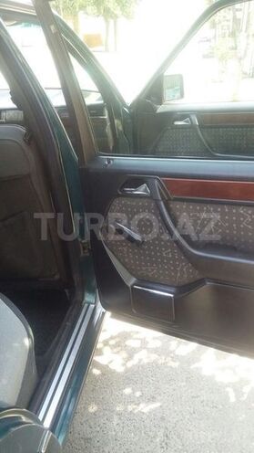 Mercedes E 200 1995, 300,000 km - 2.0 l - Bakı