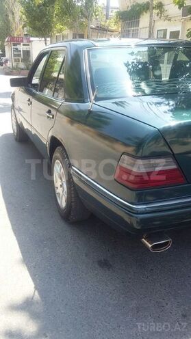 Mercedes E 200 1995, 300,000 km - 2.0 l - Bakı
