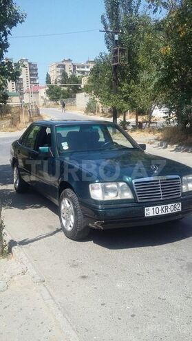 Mercedes E 200 1995, 300,000 km - 2.0 l - Bakı