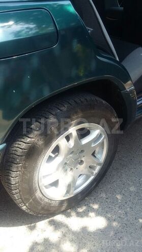 Mercedes E 200 1995, 300,000 km - 2.0 l - Bakı