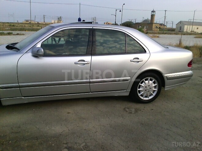 Mercedes E 270 2000, 250,155 km - 2.7 l - Bakı