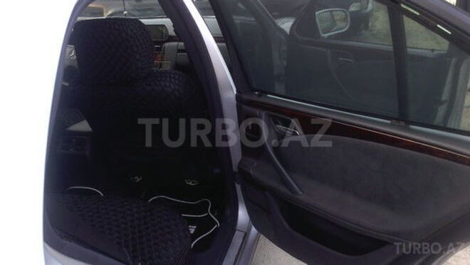 Mercedes E 270 2000, 250,155 km - 2.7 l - Bakı