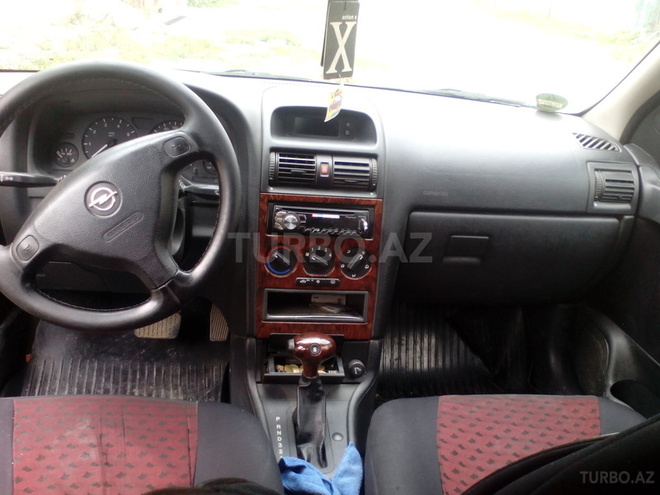 Opel Astra 1998, 160,000 km - 2.0 l - Qusar