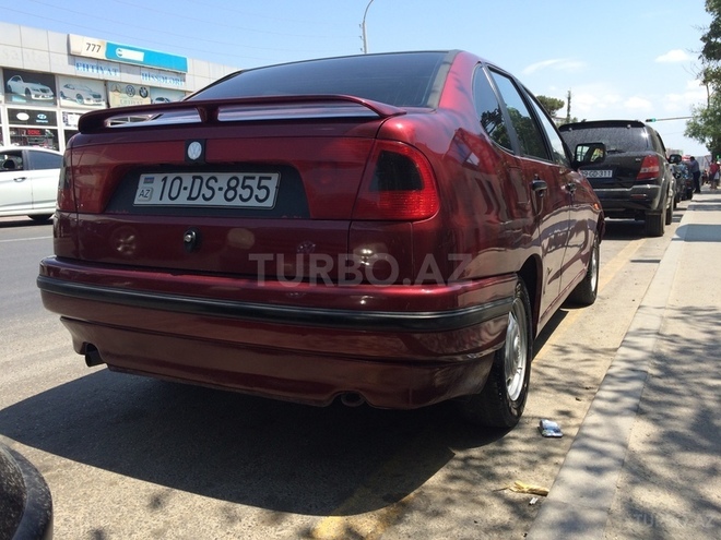 Volkswagen Polo 1995, 200,000 km - 1.6 l - Bakı