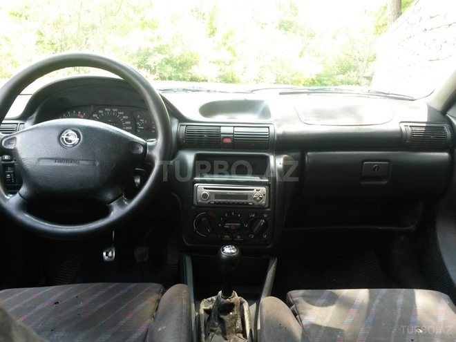 Opel Astra 1994, 385,000 km - 1.6 l - Şəki