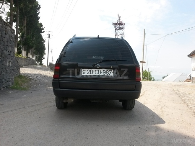 Opel Astra 1994, 385,000 km - 1.6 l - Şəki