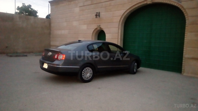 Volkswagen Passat 2005, 160,000 km - 2.0 l - Bakı