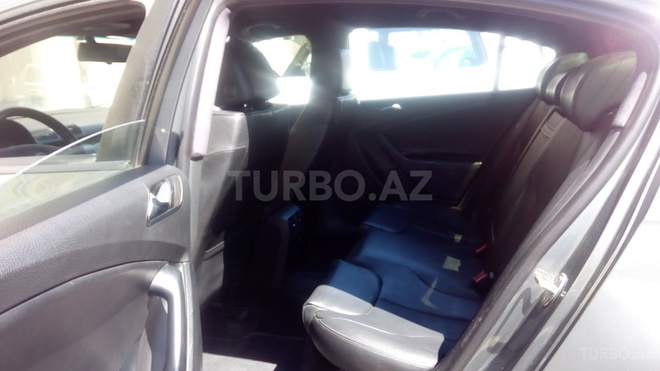 Volkswagen Passat 2005, 160,000 km - 2.0 l - Bakı