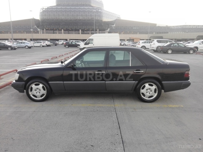 Mercedes E 200 1993, 340,000 km - 2.0 l - Bakı