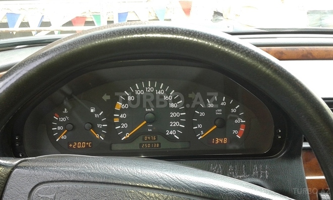 Mercedes C 220 1996, 250,000 km - 2.2 l - Bakı