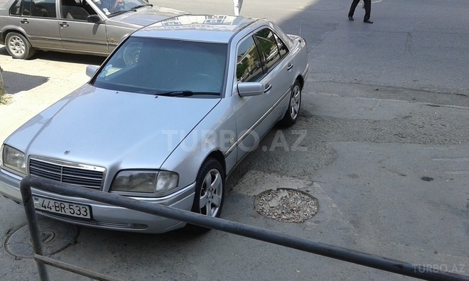 Mercedes C 220 1996, 250,000 km - 2.2 l - Bakı