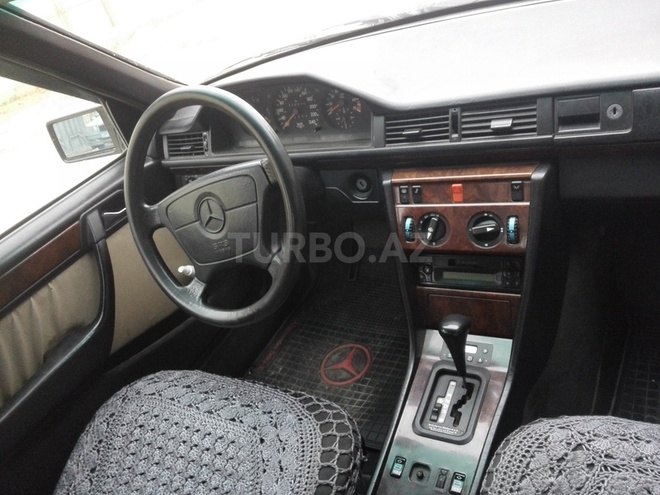 Mercedes E 200 1993, 340,000 km - 2.0 l - Bakı