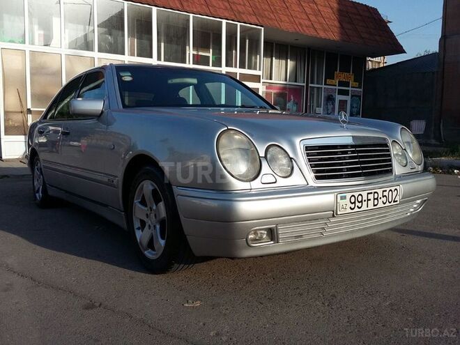 Mercedes E 220 1998, 198,400 km - 2.2 l - Gəncə
