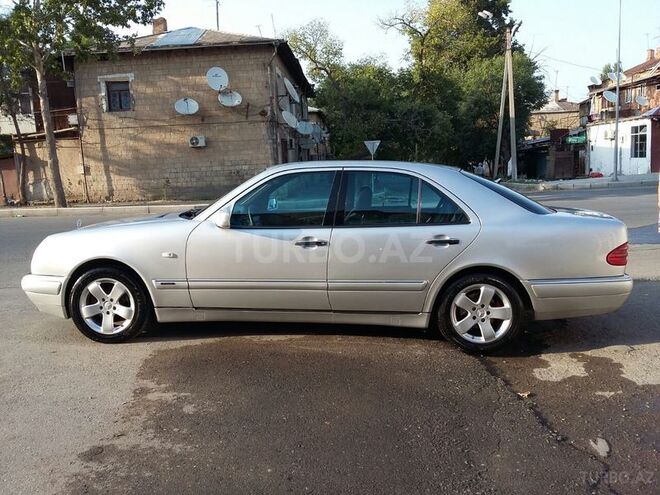 Mercedes E 220 1998, 198,400 km - 2.2 l - Gəncə