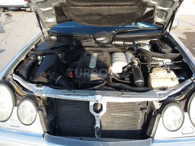 Mercedes E 220 1998, 198,400 km - 2.2 l - Gəncə
