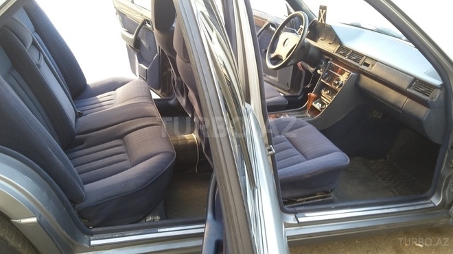 Mercedes E 250 1991, 320,000 km - 2.5 л - Bakı