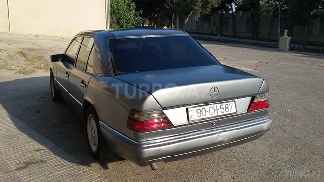Mercedes E 250 1991, 320,000 km - 2.5 л - Bakı