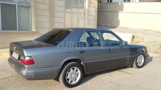 Mercedes E 250 1991, 320,000 km - 2.5 л - Bakı