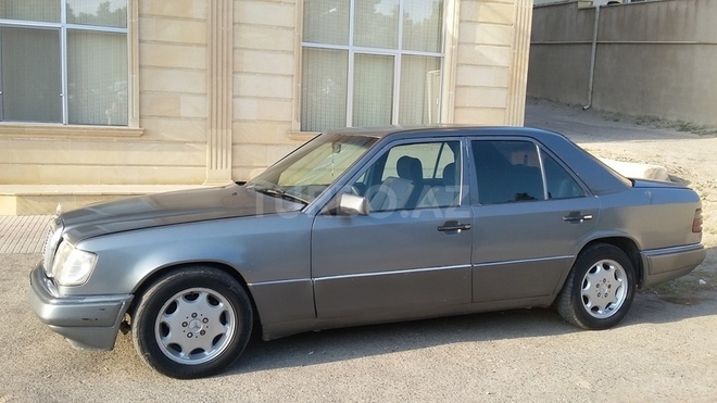 Mercedes E 250 1991, 320,000 km - 2.5 л - Bakı