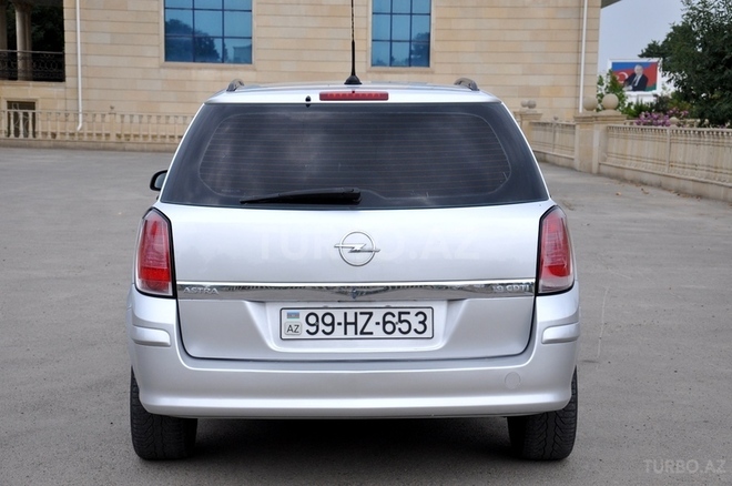 Opel Astra 2005, 200,000 km - 1.9 l - Saatlı