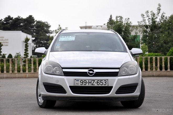 Opel Astra 2005, 200,000 km - 1.9 l - Saatlı