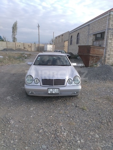 Mercedes E 200 1996, 220,000 km - 2.0 l - Gəncə