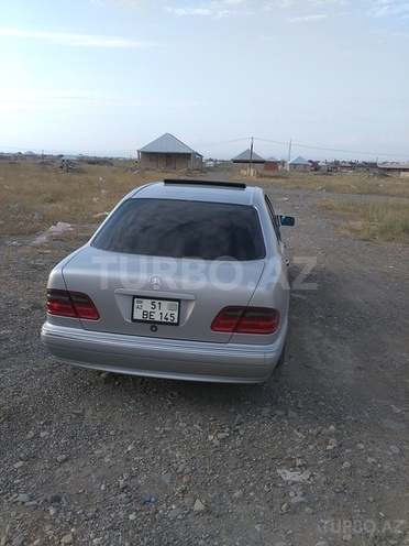 Mercedes E 200 1996, 220,000 km - 2.0 l - Gəncə