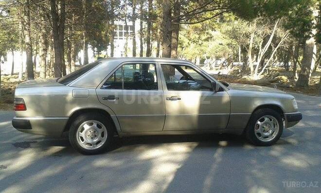Mercedes E 200 1992, 225,000 km - 2.0 л - Sumqayıt