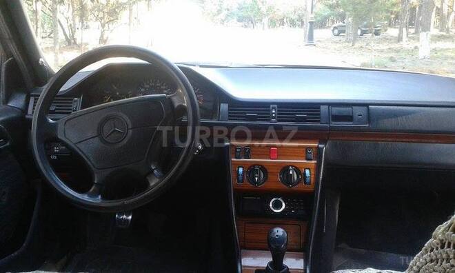 Mercedes E 200 1992, 225,000 km - 2.0 л - Sumqayıt