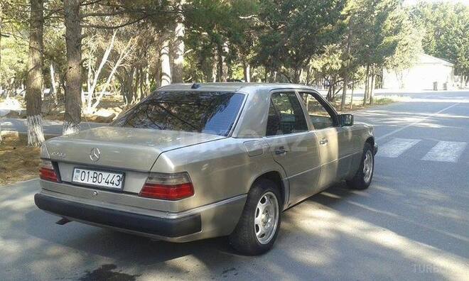 Mercedes E 200 1992, 225,000 km - 2.0 л - Sumqayıt