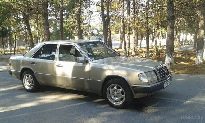 Mercedes E 200 1992, 225,000 km - 2.0 л - Sumqayıt