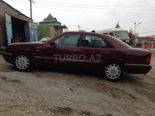 Mercedes E 230 1997, 309,243 km - 2.3 l - Bakı