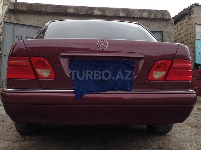 Mercedes E 230 1997, 309,243 km - 2.3 l - Bakı