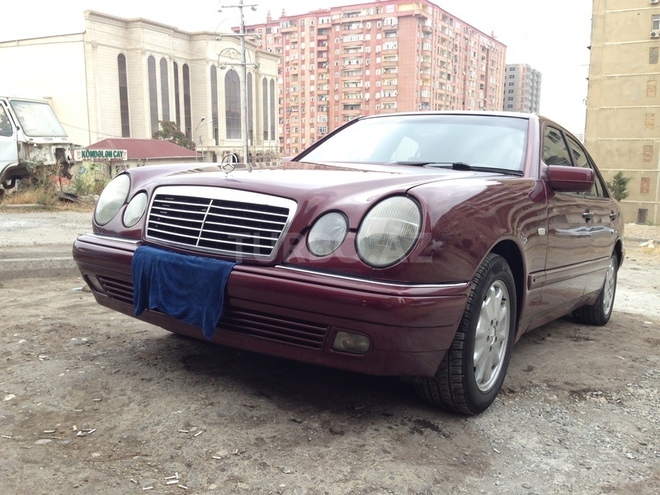 Mercedes E 230 1997, 309,243 km - 2.3 l - Bakı