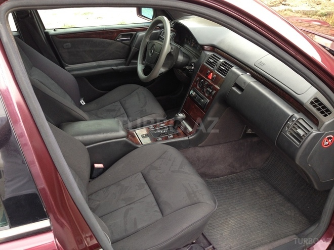 Mercedes E 230 1997, 309,243 km - 2.3 l - Bakı