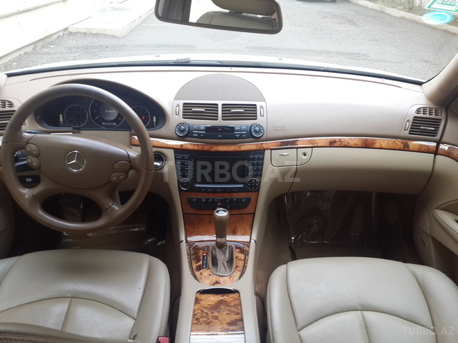 Mercedes E 350 2007, 137,000 km - 3.5 l - Şamaxı