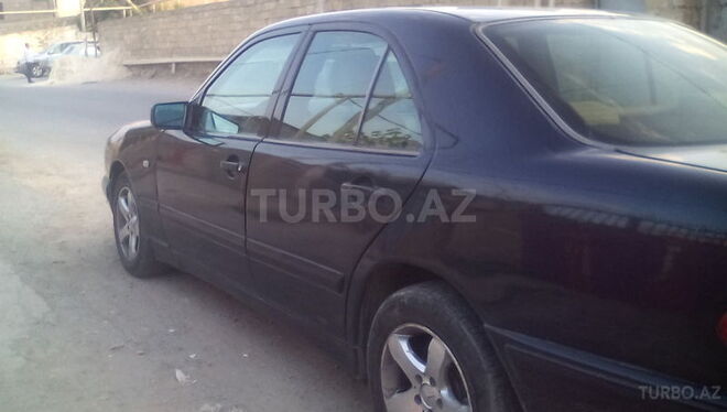 Mercedes E 200 1996, 325,000 km - 2.0 л - Bakı