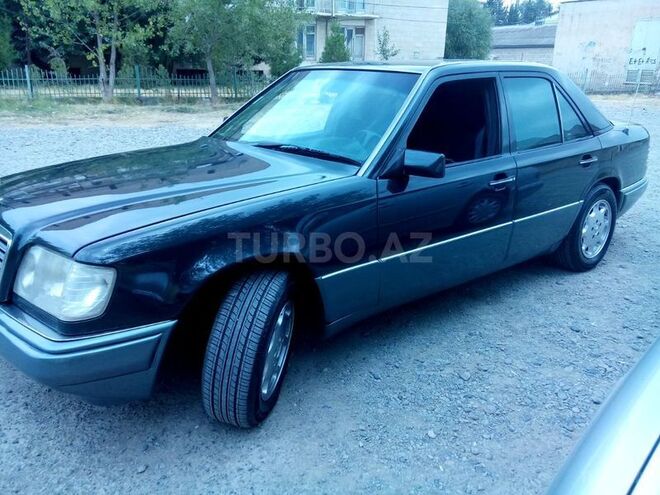 Mercedes E 200 1994, 272,300 km - 2.0 l - Bakı