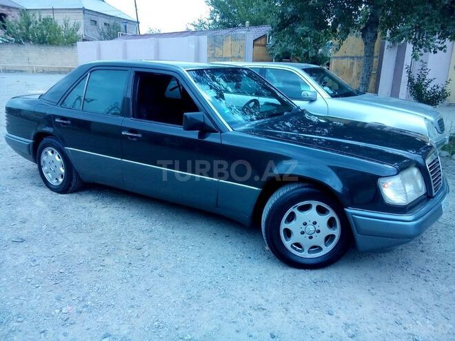 Mercedes E 200 1994, 272,300 km - 2.0 l - Bakı