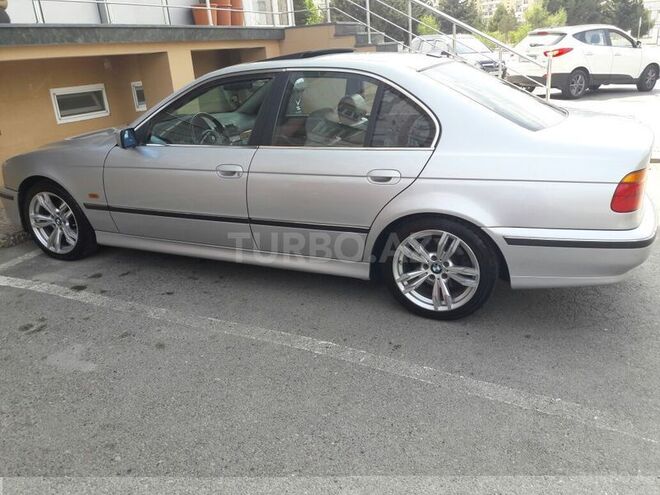 BMW 528 1999, 350,000 km - 2.8 l - Sumqayıt