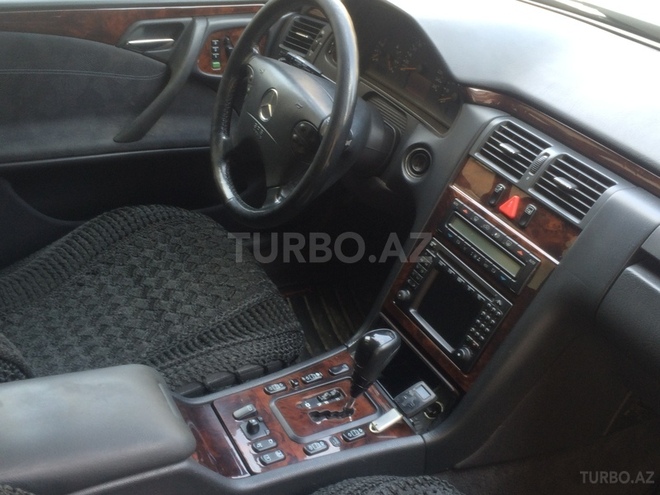 Mercedes E 240 2001, 184,000 km - 2.4 l - Bakı