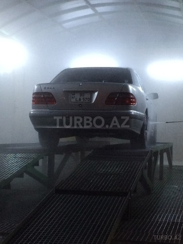 Mercedes E 240 2001, 184,000 km - 2.4 l - Bakı