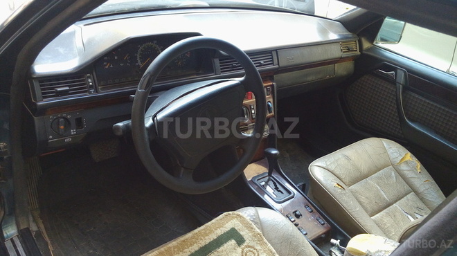 Mercedes E 280 1995, 300,960 km - 2.8 l - Bakı