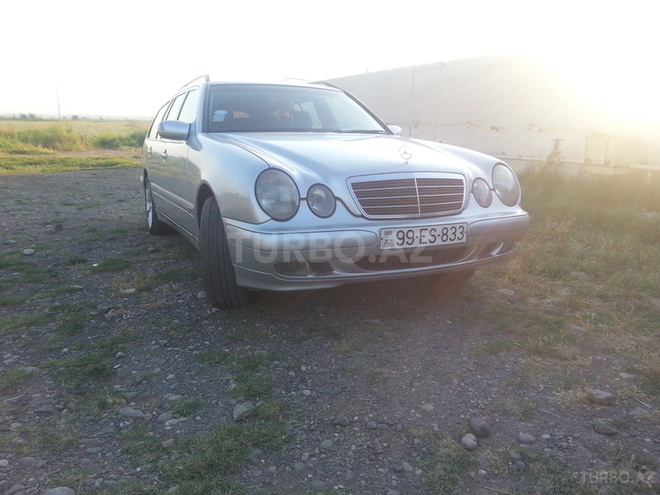 Mercedes E 220 2000, 315,000 km - 2.2 л - Gəncə