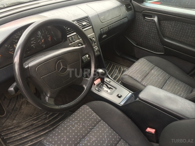 Mercedes C 180 1995, 305,000 km - 1.8 l - Bakı